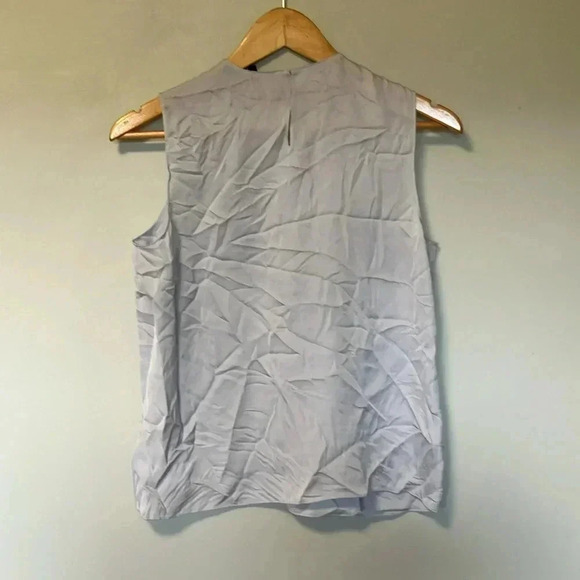 Theory light baby  blue 100% silk sleeveless blouse top - Picture 5 of 5